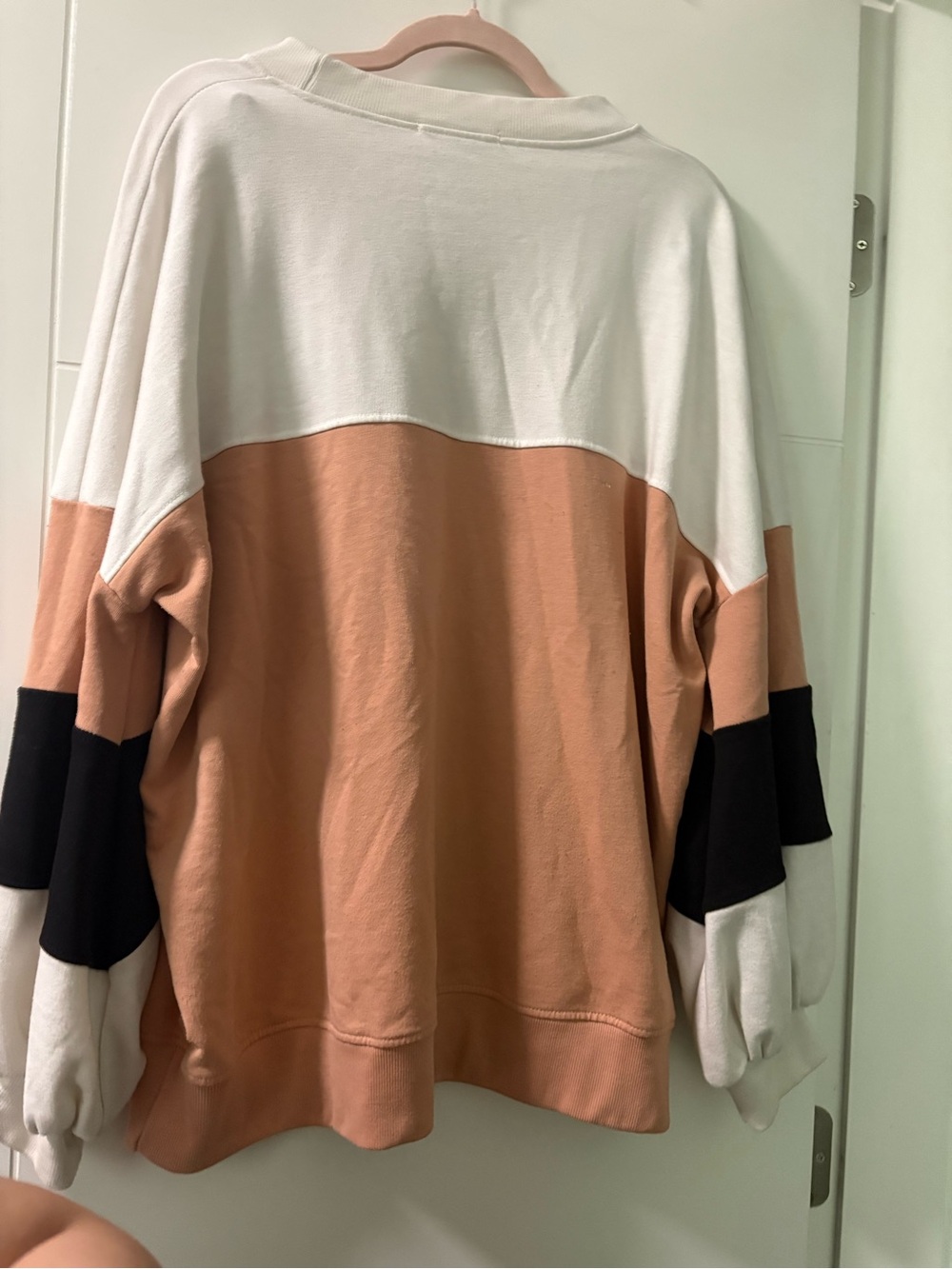 (2 FOR $25) ⭐️ Honey Bunny Colorblock Sweatshirt in White, Tan & Black - Picture 4 of 4